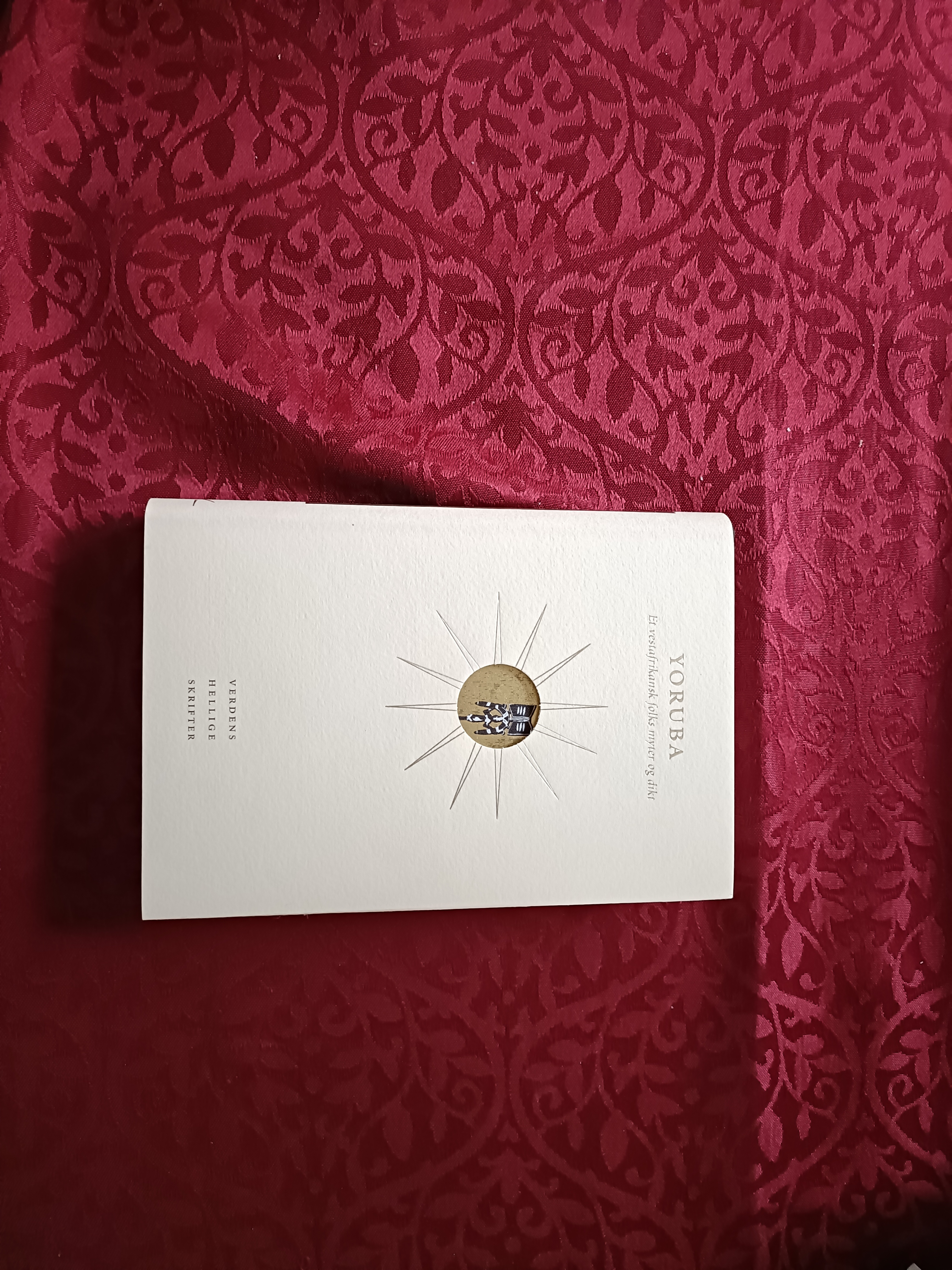 Yoruba. Et vestafrikansk folks myter og dikt. Utvalg og innledende essay av Helge Rønning