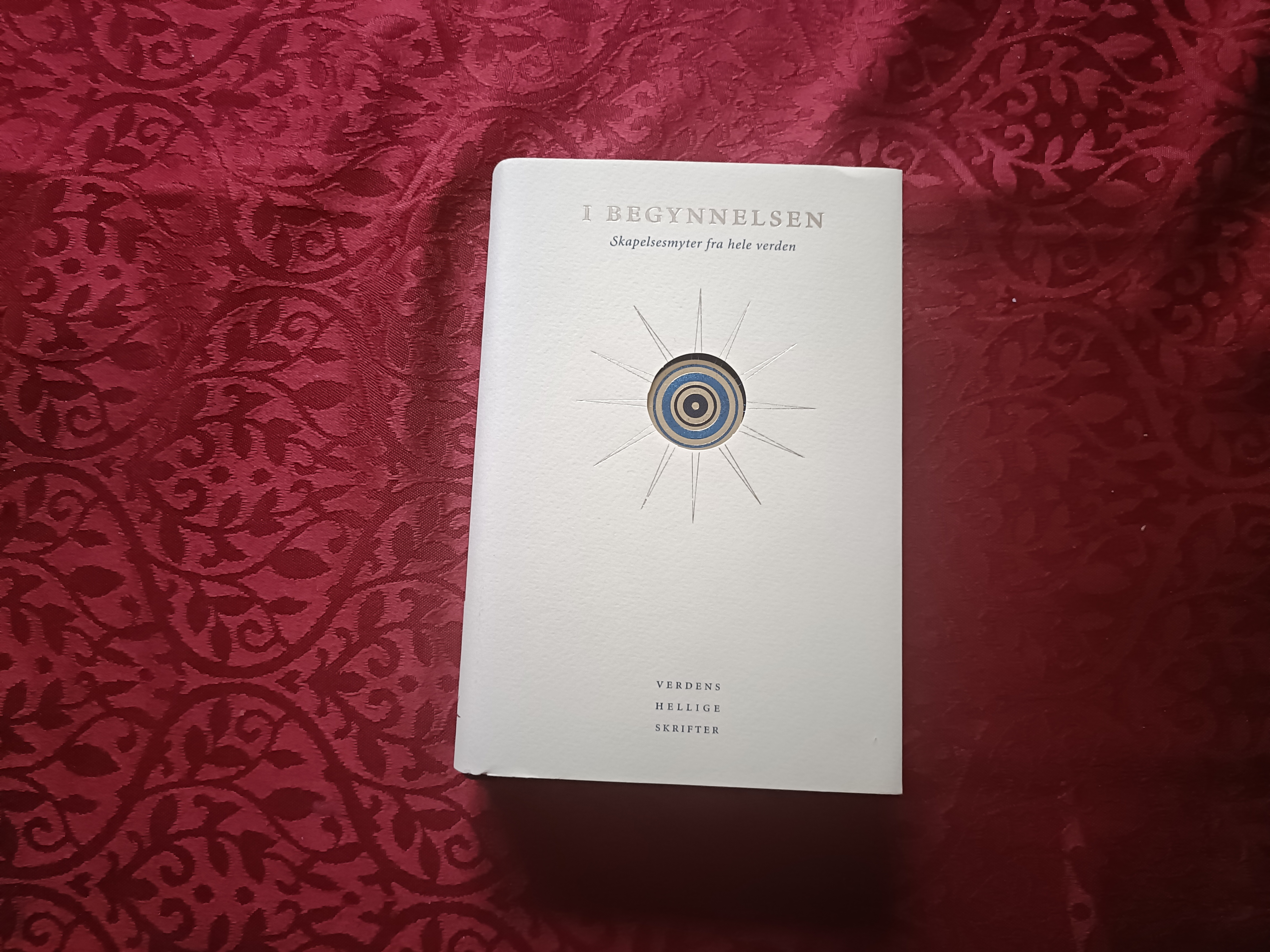 I begynnelsen. Skapelsesmyter fra hele verden. I utvalg ved Tor Åge bringsværd og Jens Braarvig