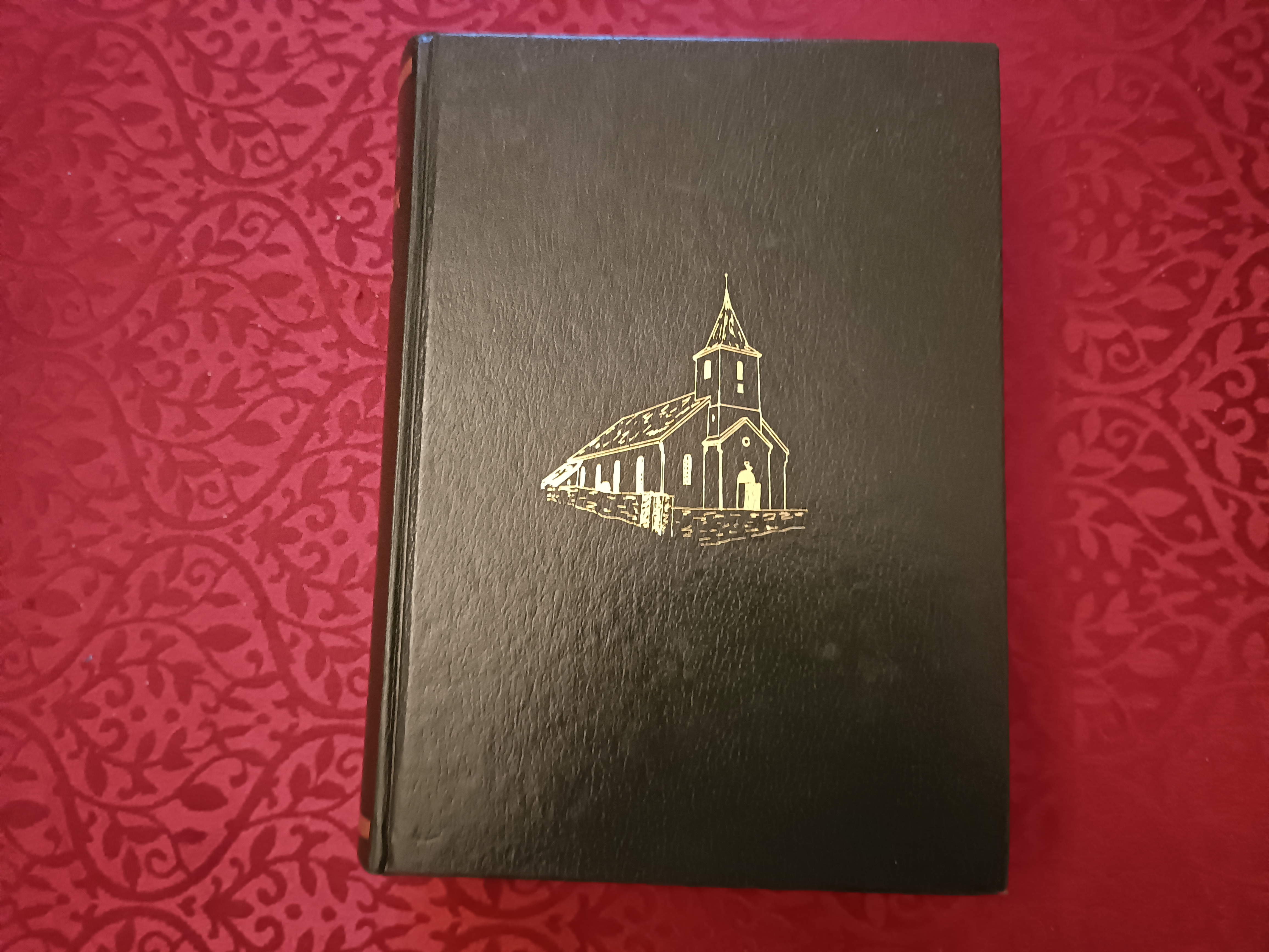 Bygdebok for Lindås. Myking sokn. I. Gards og ættesoge