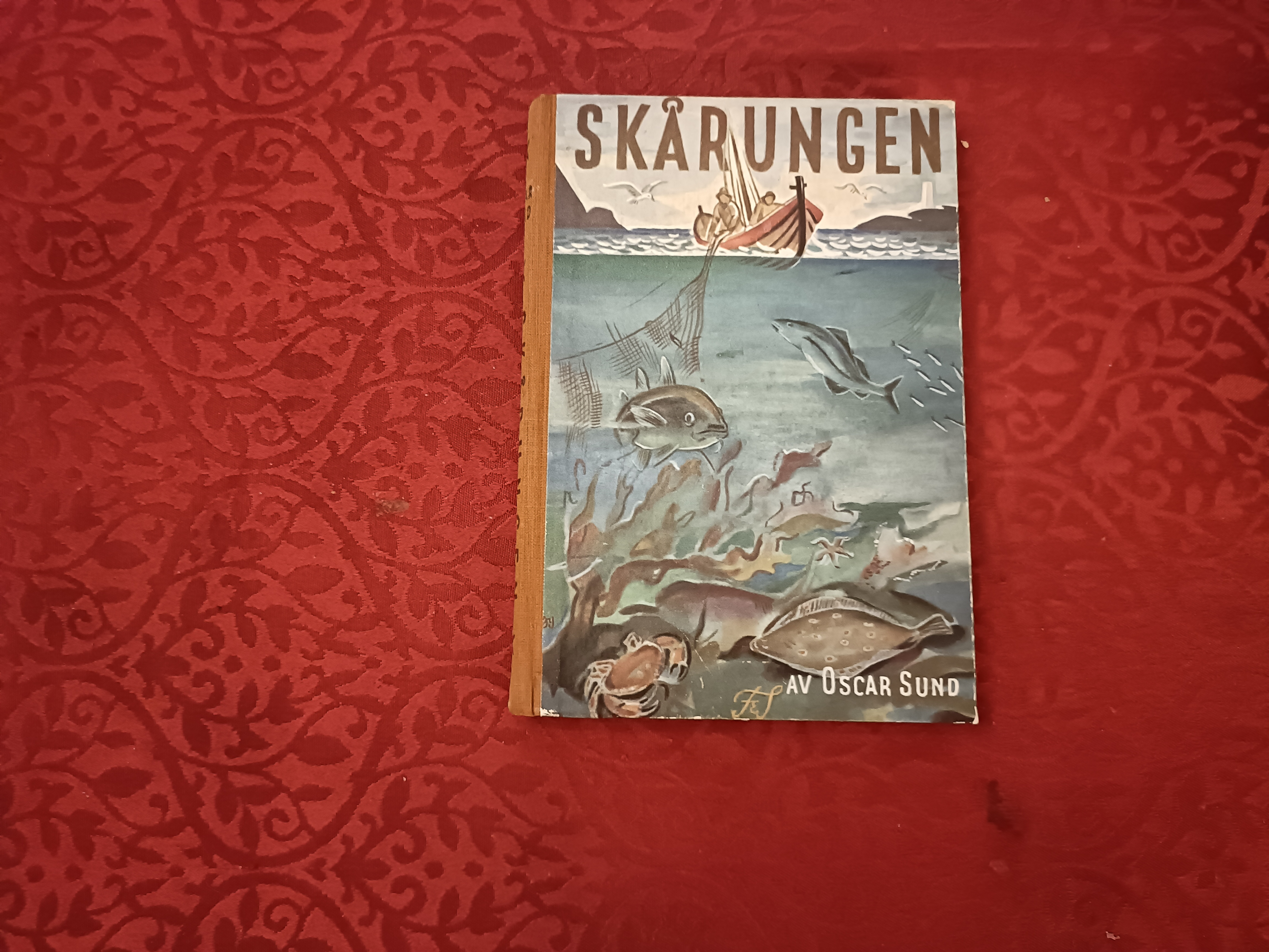 Skårungen. En bok for kystungdommen om sjø og sjødyr, fartøy og ferdsel. Med over 400 pennetegninger av Thorolv Rasmussen. 3. opplag