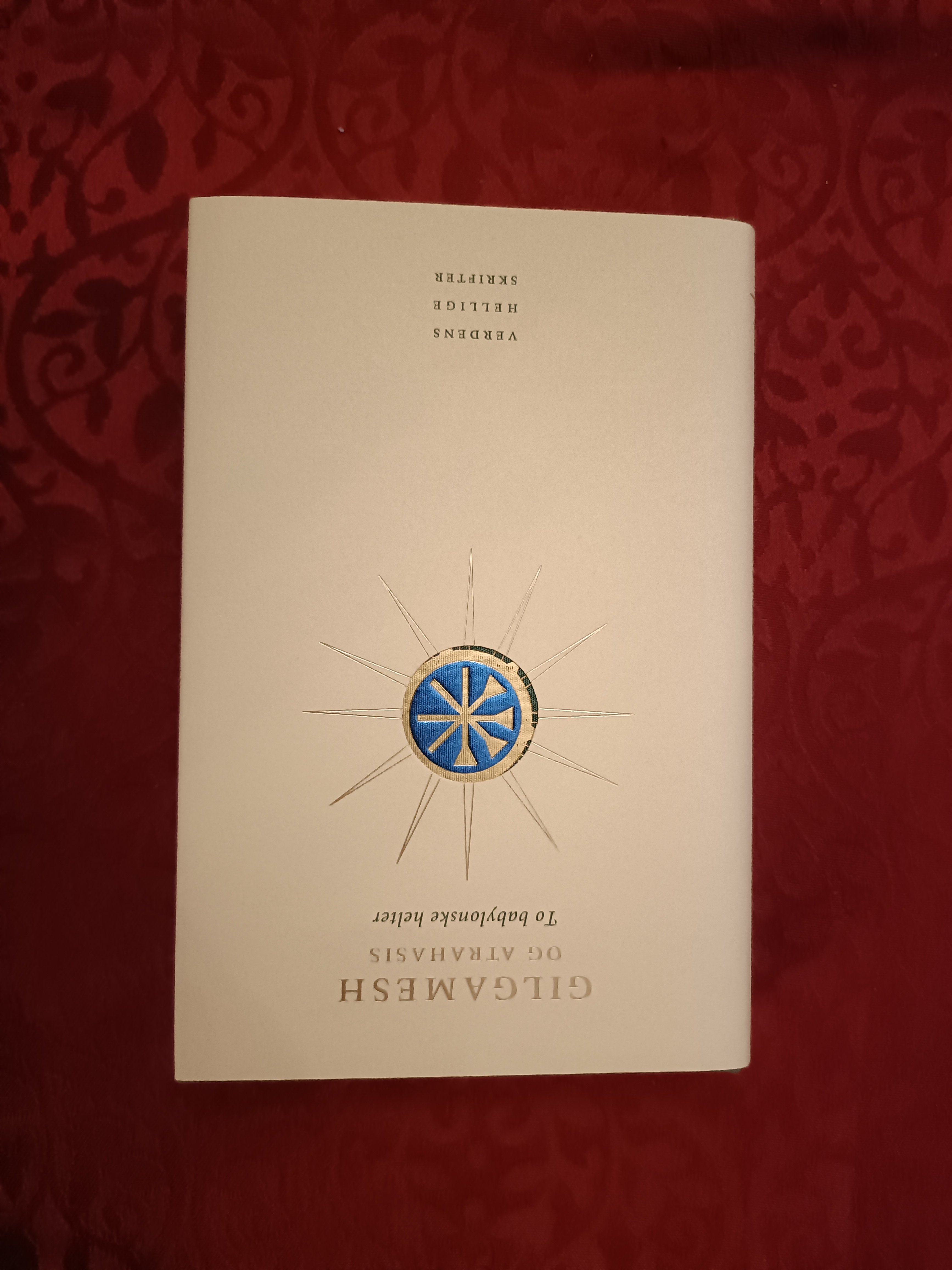 Gilgamesh og Atrahasis. To babylonske helter. Innledende essay av Jens Brarvig