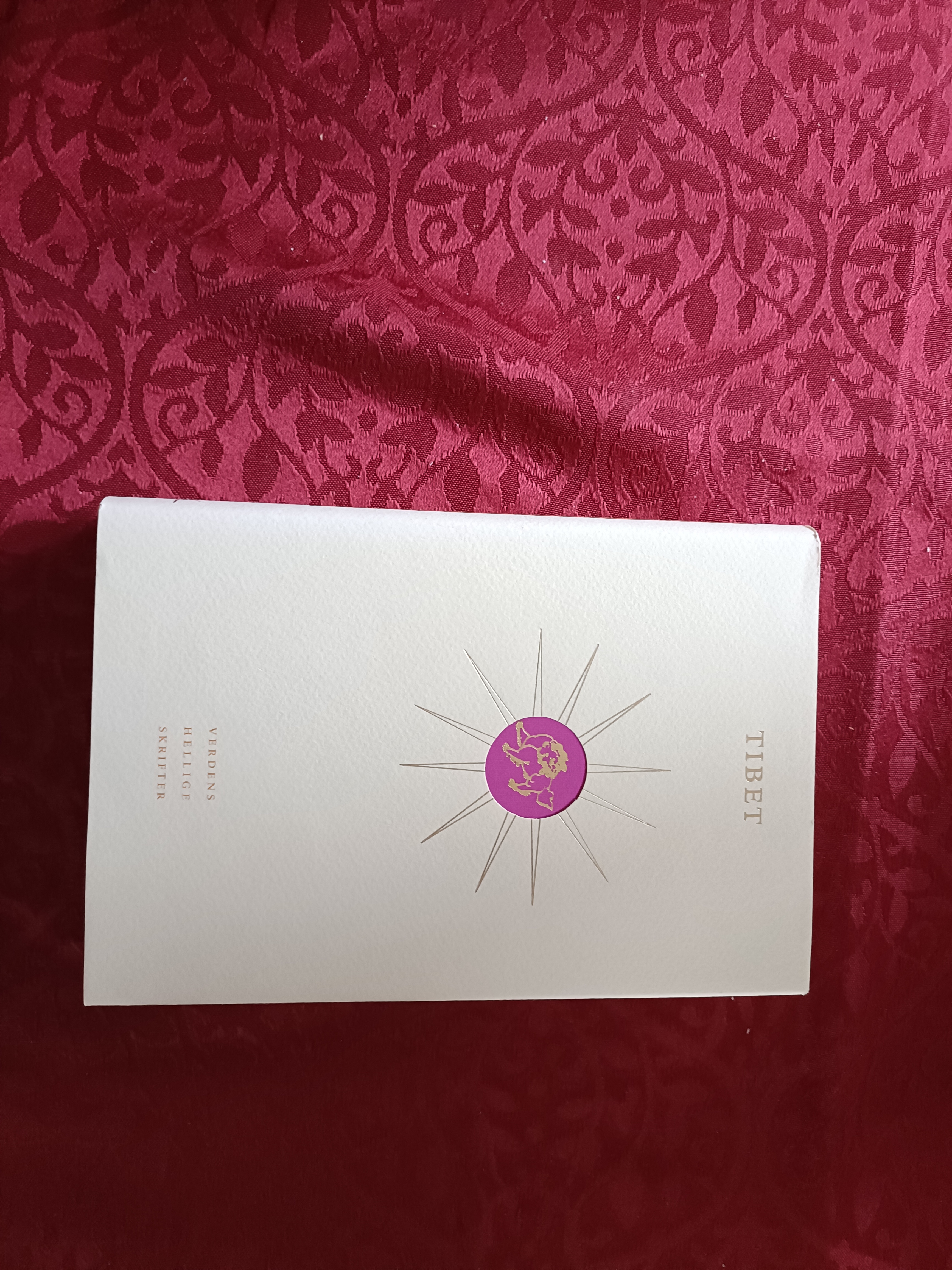 Tibet. Utvalg, oversettelse og innledende essay av Per Kværne