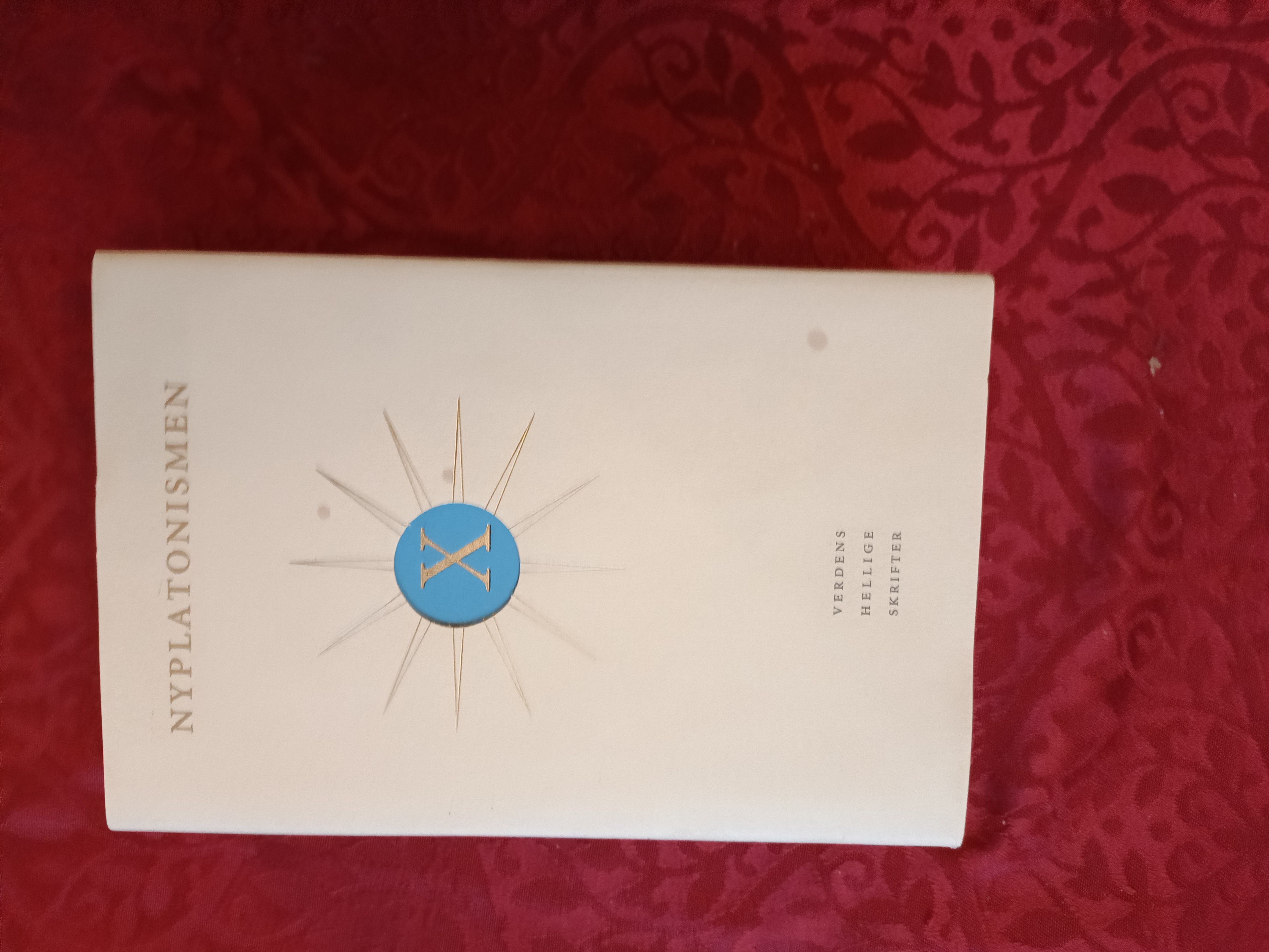 Nyplatonismen. Det guddomlege arbeid.  Utval og innleiande essay ved Ingemund T. Askeland